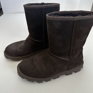 Ugg Womens Short Essential Short Boots 9 Leather Chocolate Brown Outdoor Comfy